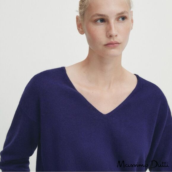 Massimo Dutti **NWT** 100% Cashmere V Neck Sweater in Ink Blue - Picture 8 of 10